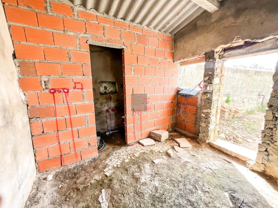 Moradia T9 para Venda em Santa Barbara de Nexe Foto 44