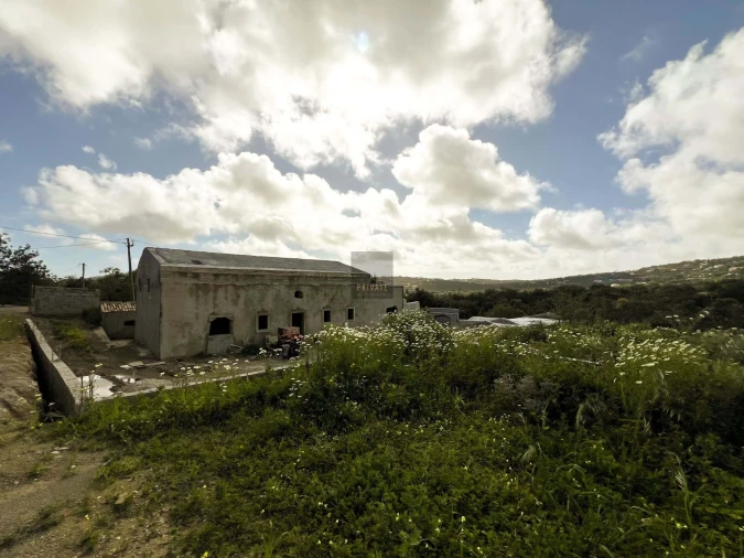 Moradia T9 para Venda em Santa Barbara de Nexe Foto 5