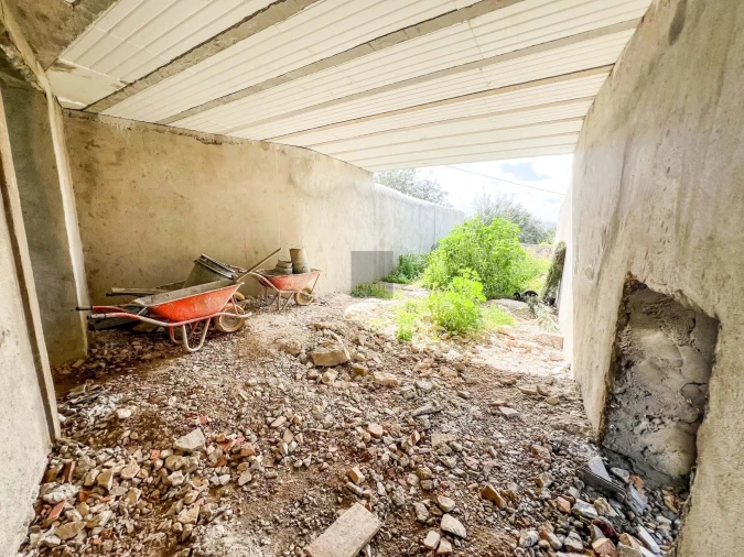 Moradia T9 para Venda em Santa Barbara de Nexe Foto 31