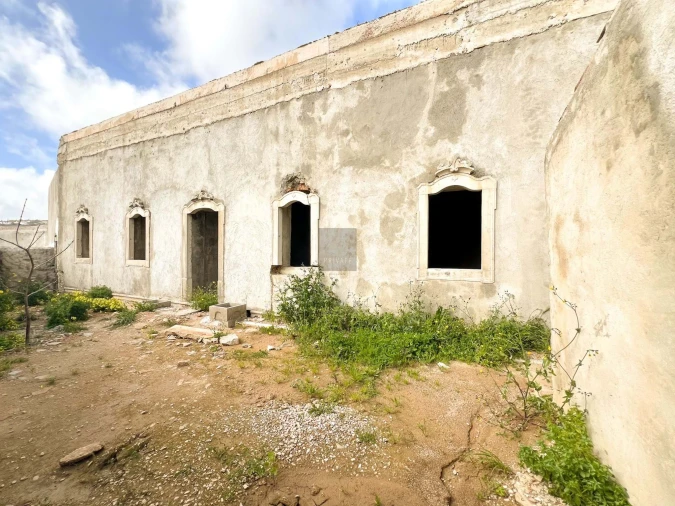 Moradia T9 para Venda em Santa Barbara de Nexe Foto 46