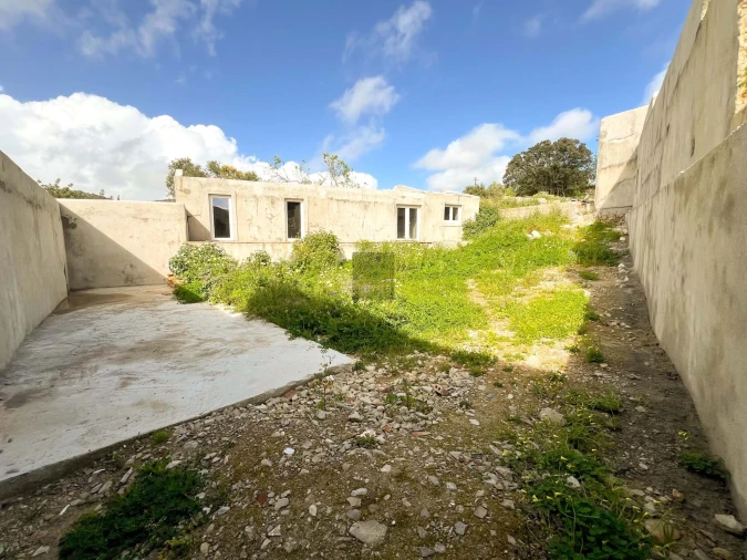 Moradia T9 para Venda em Santa Barbara de Nexe Foto 55