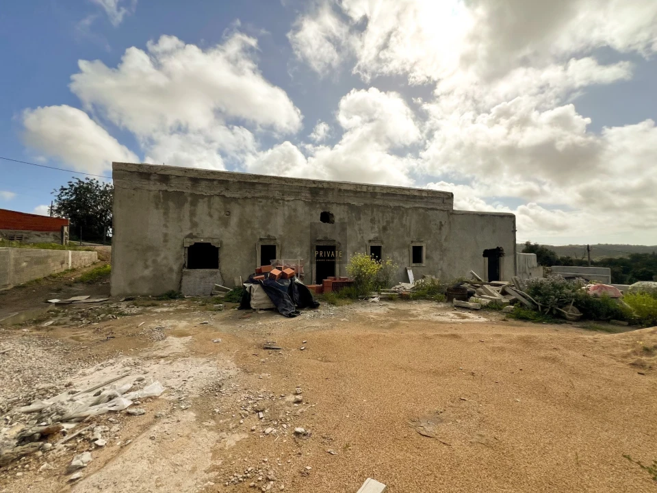 Moradia T9 para Venda em Santa Barbara de Nexe Foto 9