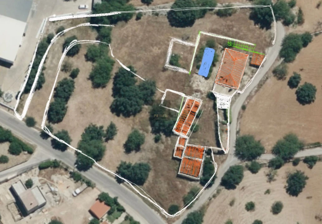 Moradia T9 para Venda em Santa Barbara de Nexe Foto 1