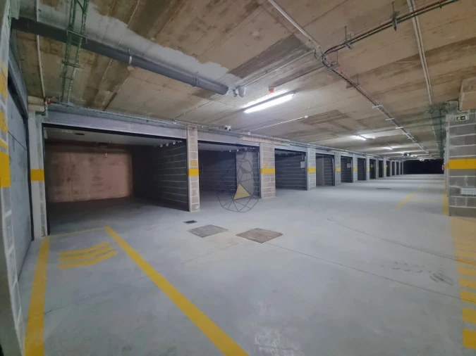 Garagem para Venda em Portimão Foto 5