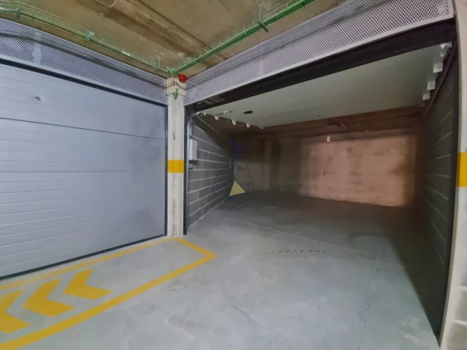 Garagem para Venda em Portimão Foto 9