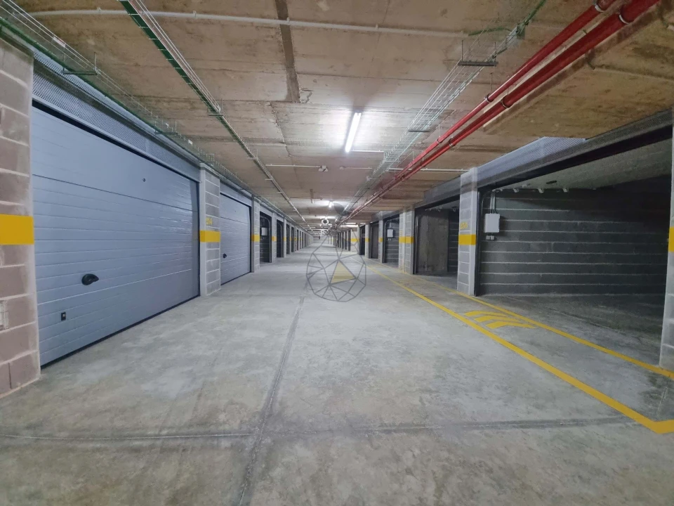 Garagem para Venda em Portimão Foto 8