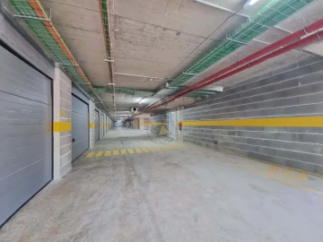 Garagem para Venda em Portimão