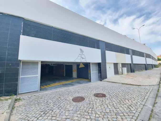 Garagem para Venda em Portimão Foto 2