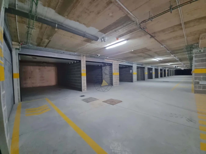 Garagem para Venda em Portimão Foto 3