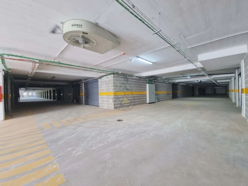 Garagem para Venda em Portimão Foto 7