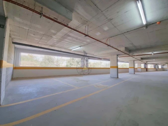 Garagem para Venda em Portimão Foto 1