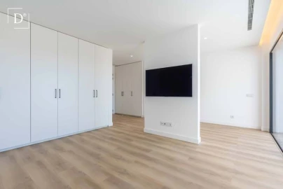 Moradia T5 para Venda em Albufeira e Olhos de Água