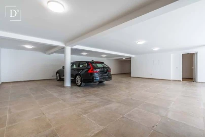 Moradia T5 para Venda em Albufeira e Olhos de Água