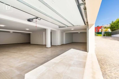 Moradia T5 para Venda em Albufeira e Olhos de Água
