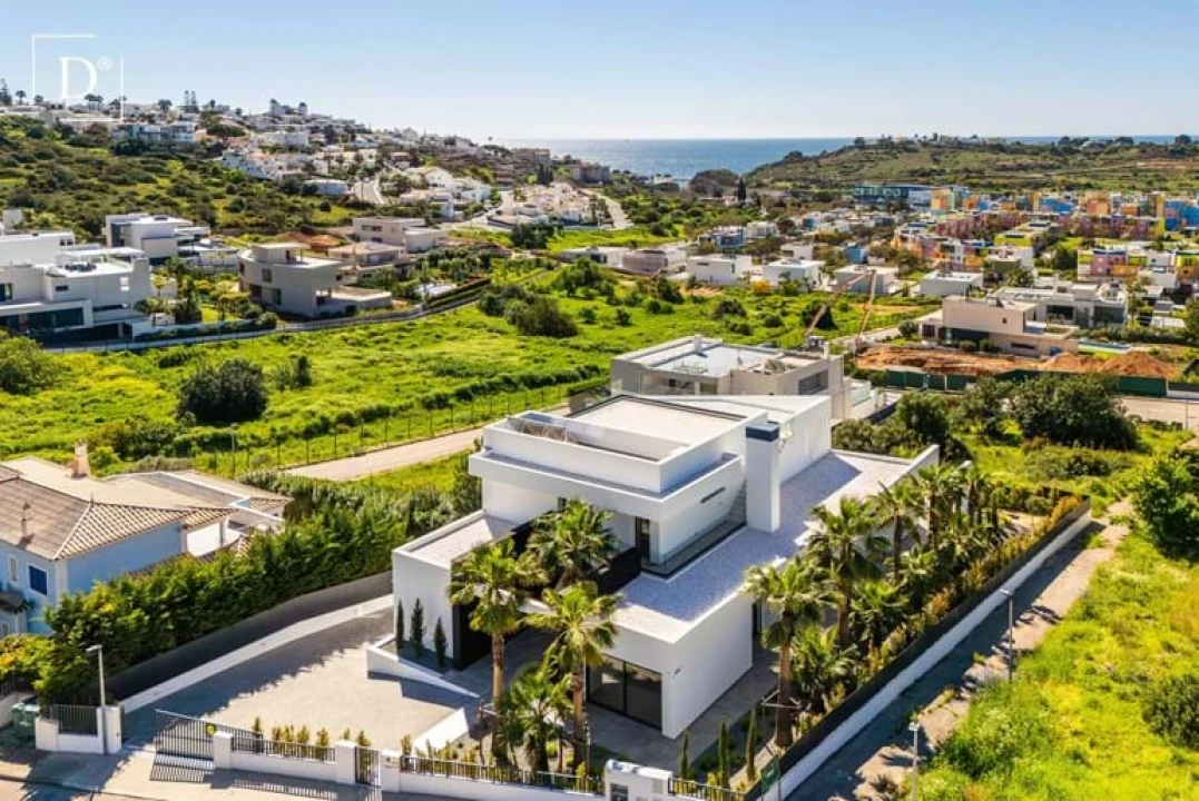 Moradia T5 para Venda em Albufeira e Olhos de Água Foto 2