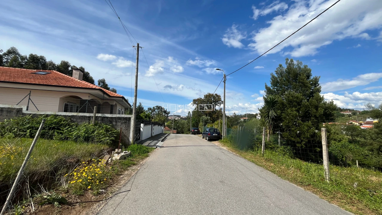 Terreno para Venda em Santa Marinha e São Pedro da Afurada Foto 1