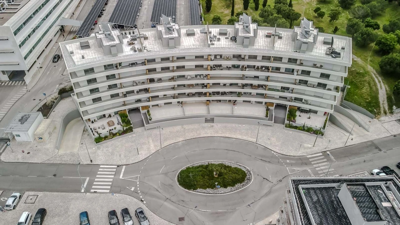 Apartamento T3 para Venda em Seixal Foto 2