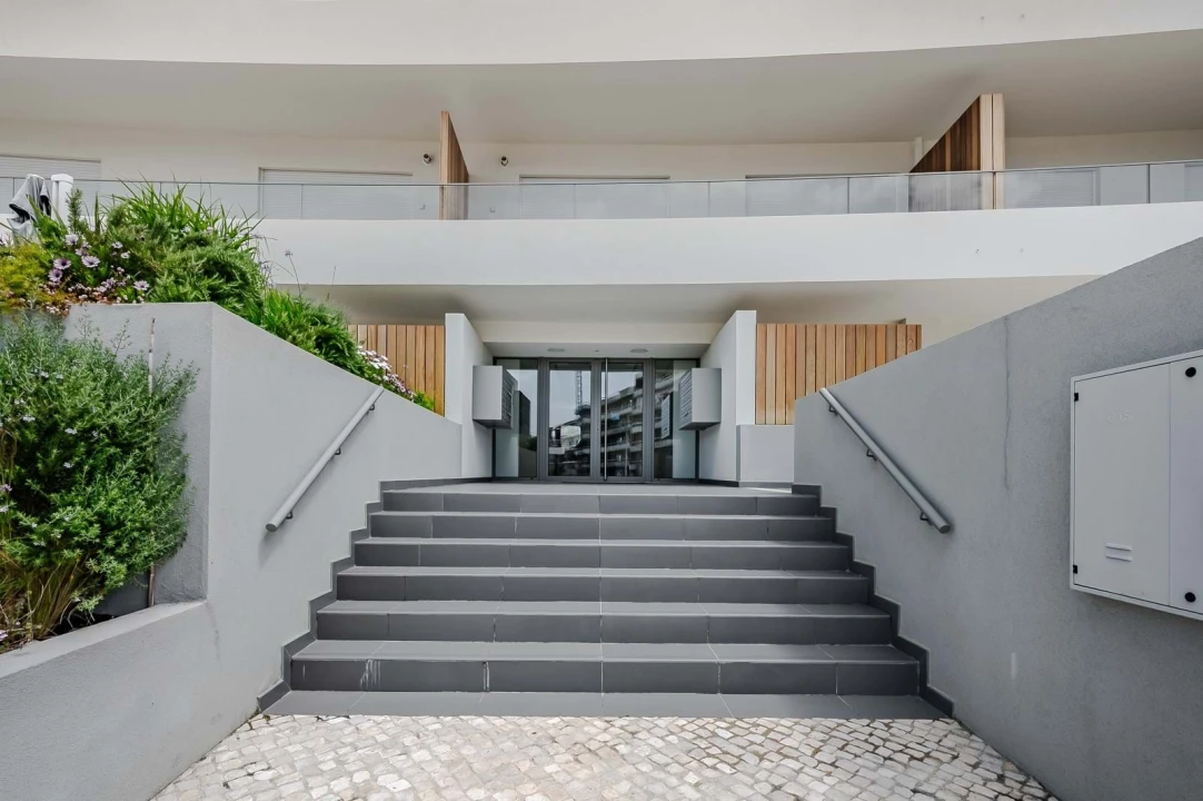 Apartamento T3 para Venda em Seixal Foto 3