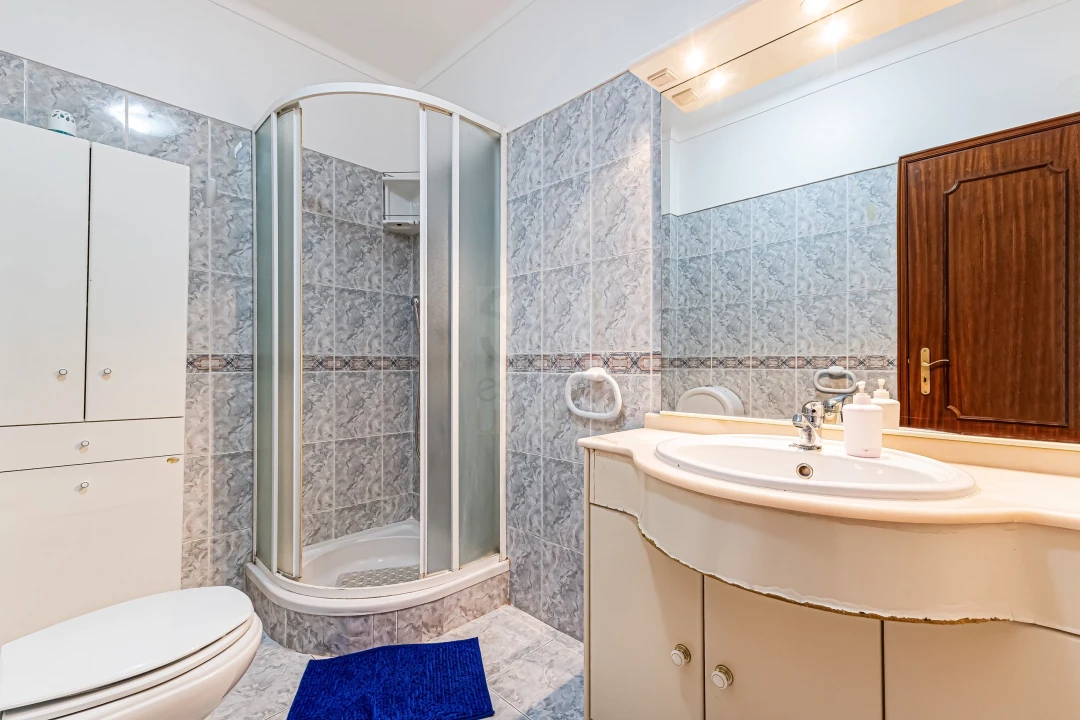 Apartamento T2 para Venda em Armação de Pera Foto 9