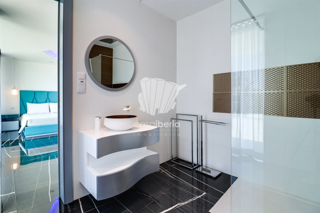 Moradia T5 para Venda em Porches Foto 39