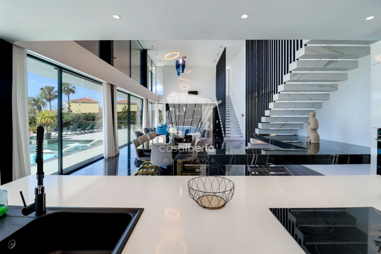 Moradia T5 para Venda em Porches Foto 14