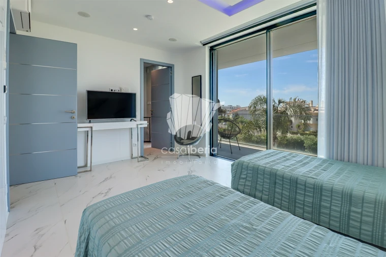 Moradia T5 para Venda em Porches Foto 22