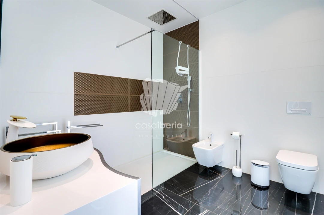 Moradia T5 para Venda em Porches Foto 38