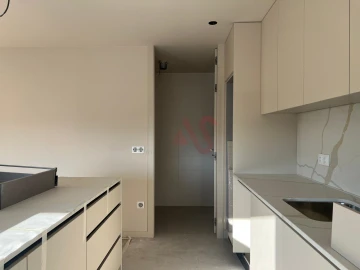 Apartamento T4 para Venda em Paços de Ferreira