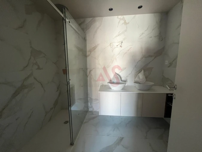 Apartamento T4 para Venda em Paços de Ferreira Foto 10
