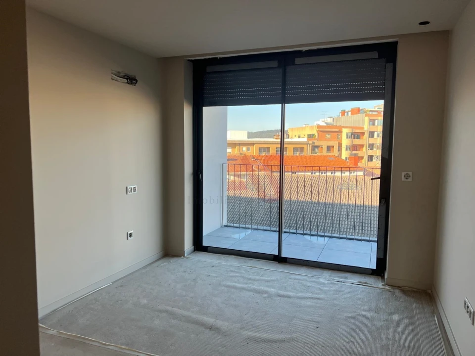 Apartamento T4 para Venda em Paços de Ferreira Foto 7