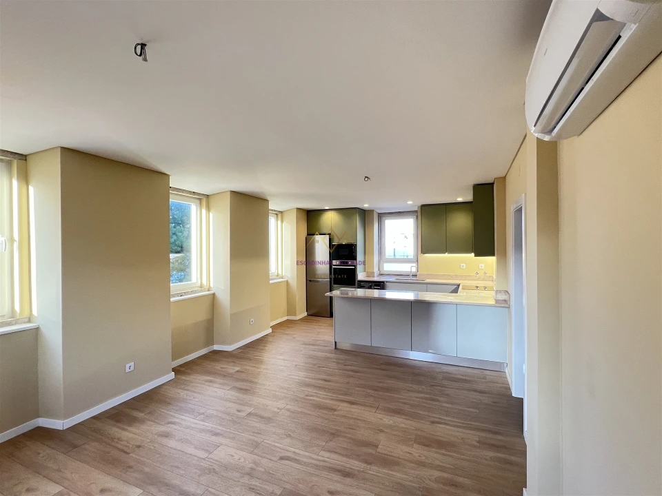 Apartamento T2 para Venda em Massamá e Monte Abraão Foto 1