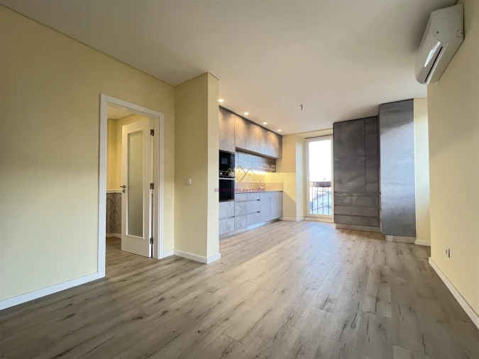 Apartamento T2 para Venda em Massamá e Monte Abraão