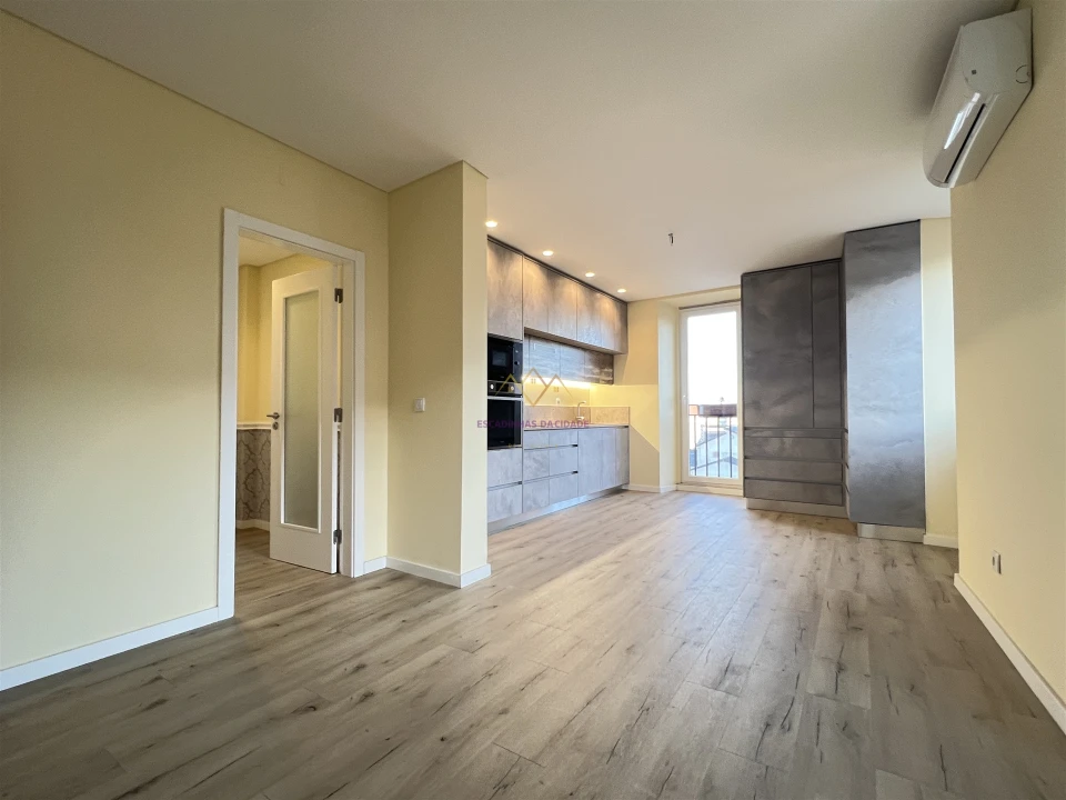 Apartamento T2 para Venda em Massamá e Monte Abraão Foto 1