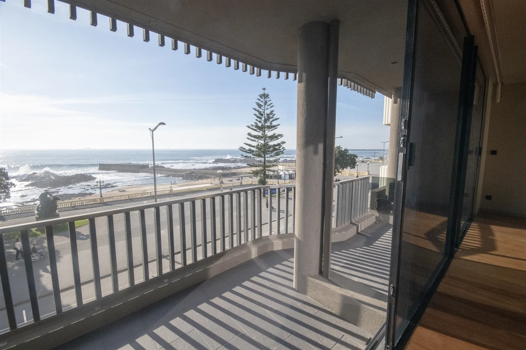 Apartamento T3 para Arrendamento em Aldoar, Foz do Douro e Nevogilde Foto 3