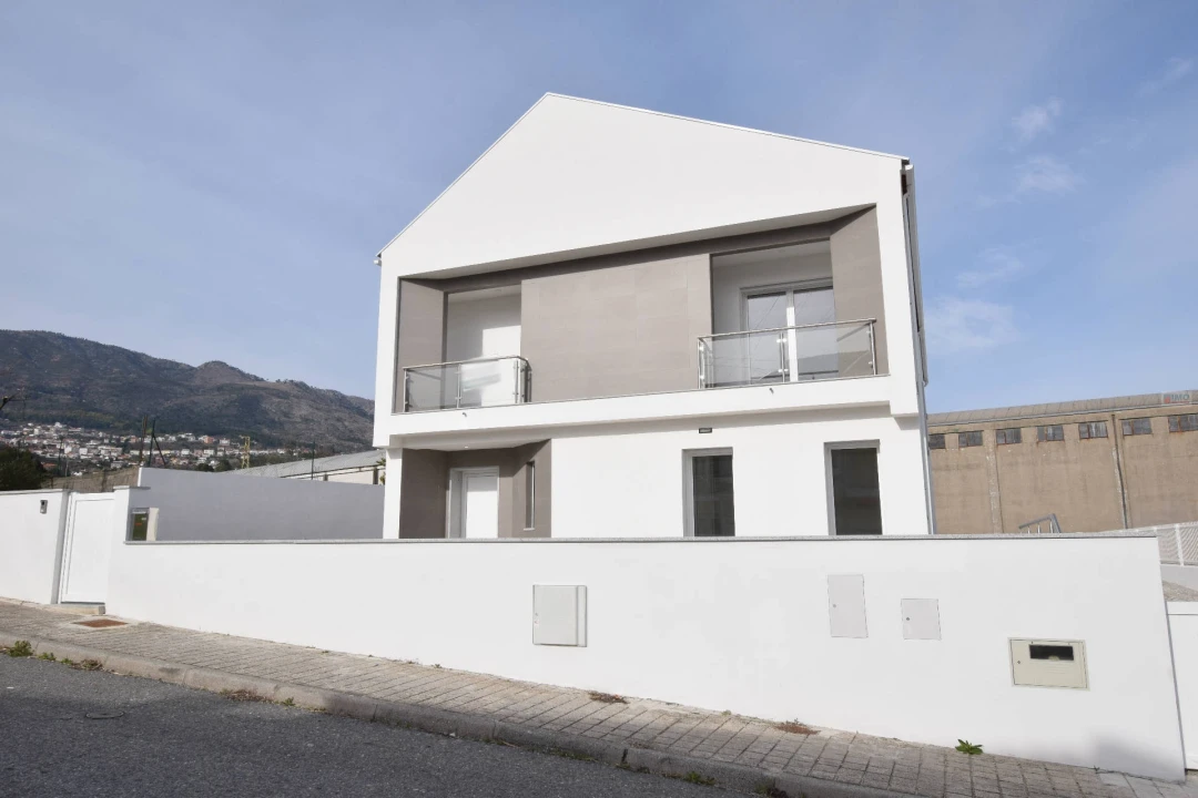 Moradia T4 para Venda em Covilhã e Canhoso Foto 4