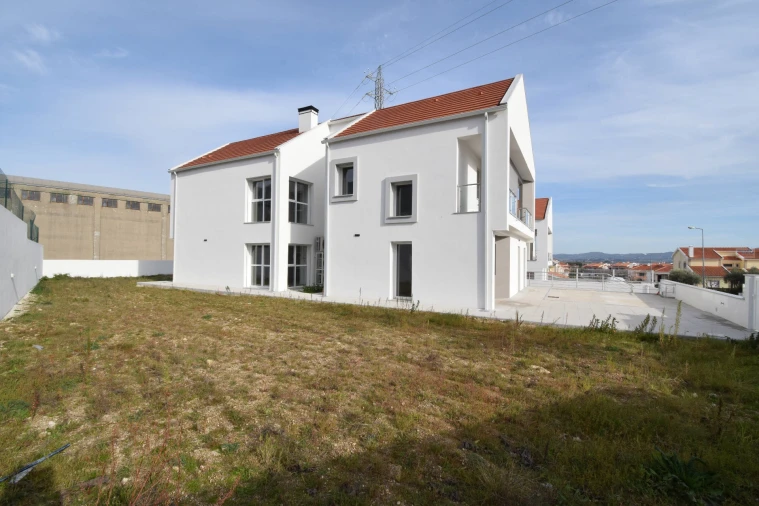 Moradia T4 para Venda em Covilhã e Canhoso Foto 12