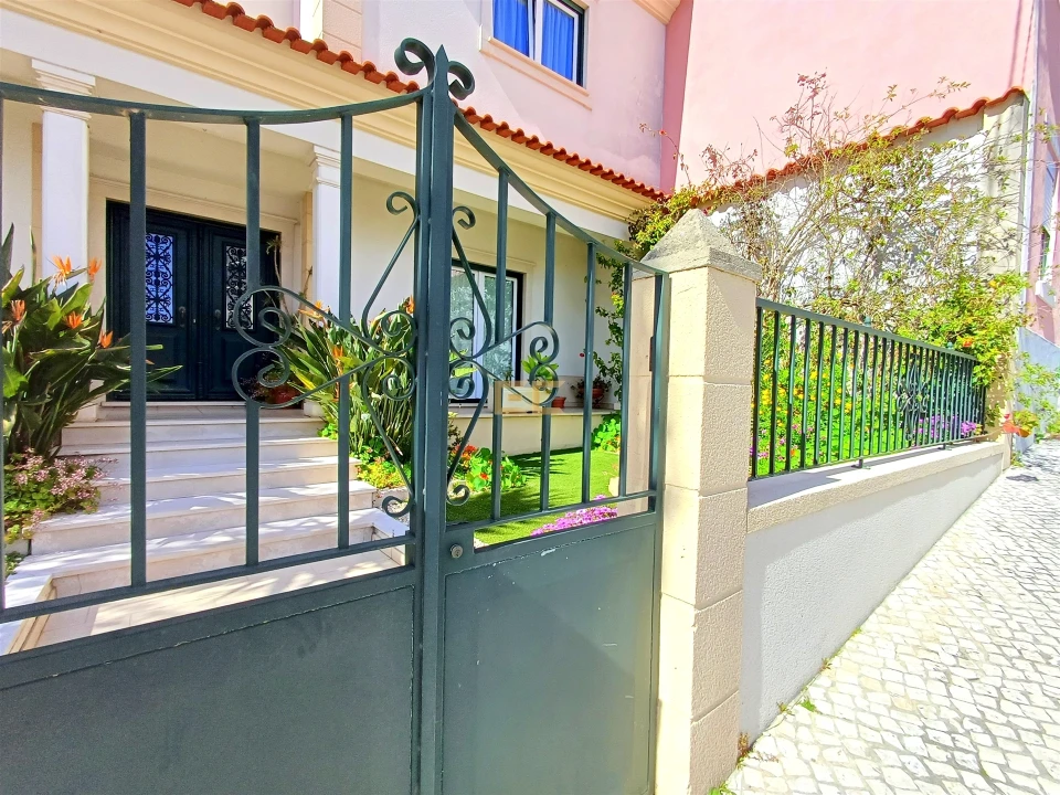 Moradia T4 para Venda em Tavarede Foto 2