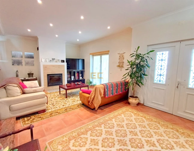 Moradia T4 para Venda em Tavarede Foto 5