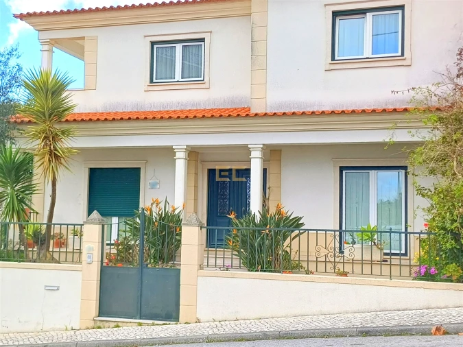 Moradia T4 para Venda em Tavarede Foto 1