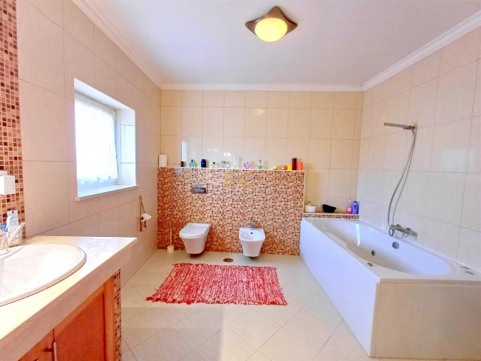 Moradia T4 para Venda em Tavarede Foto 27