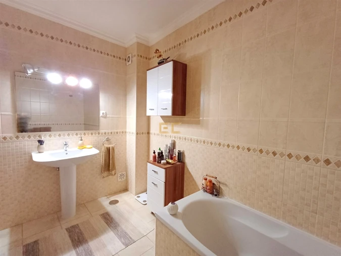 Moradia T4 para Venda em Tavarede Foto 18