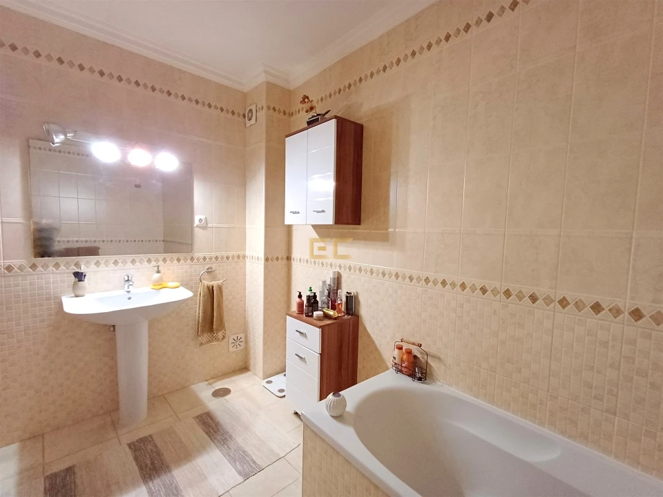 Moradia T4 para Venda em Tavarede Foto 18