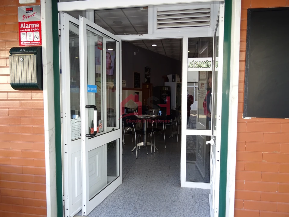 Negócio para Venda em São Pedro da Cadeira Foto 4