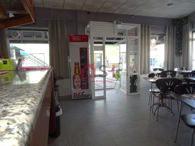 Negócio para Venda em São Pedro da Cadeira Foto 5