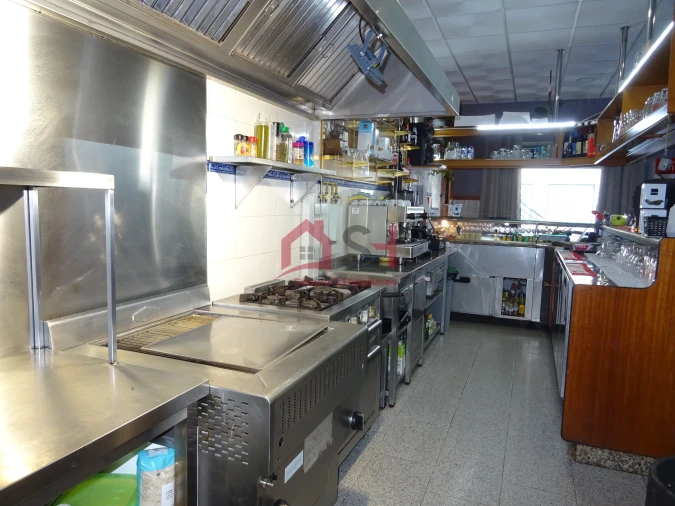 Negócio para Venda em São Pedro da Cadeira Foto 14