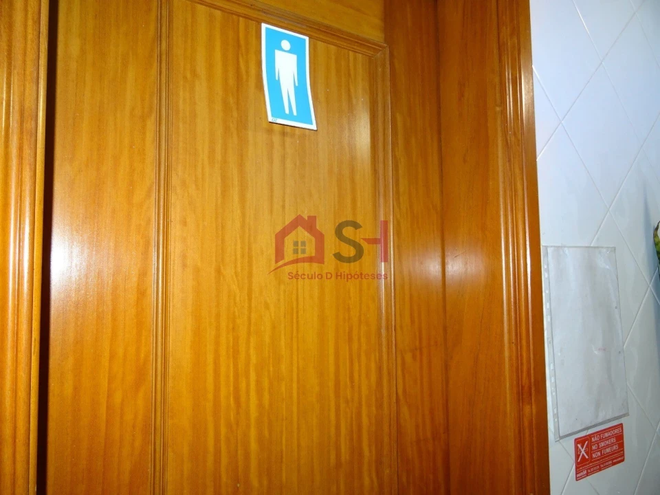 Negócio para Venda em São Pedro da Cadeira Foto 18