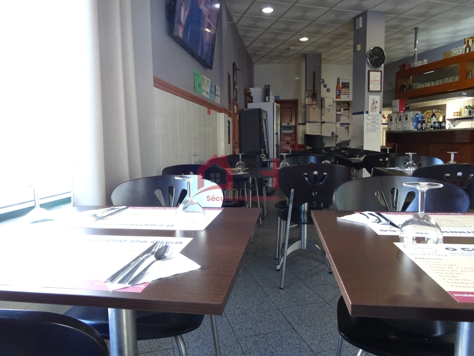 Negócio para Venda em São Pedro da Cadeira Foto 6