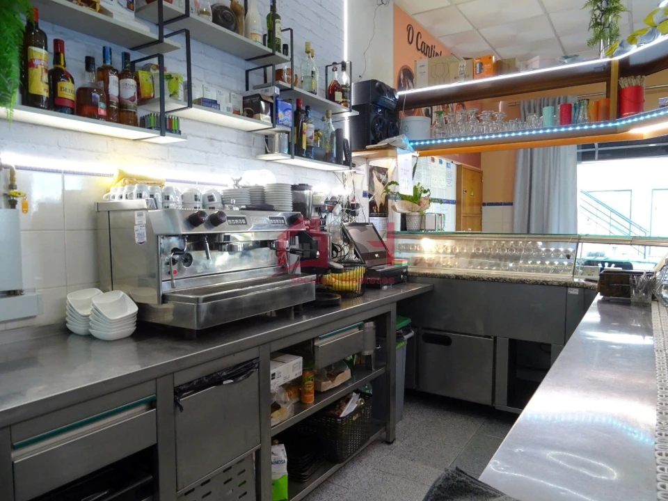 Negócio para Venda em São Pedro da Cadeira Foto 7