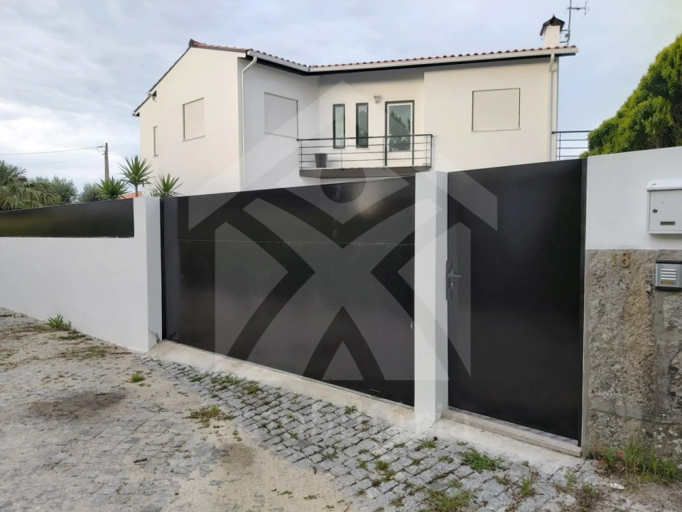 Moradia T3 para Venda em Antas Foto 1