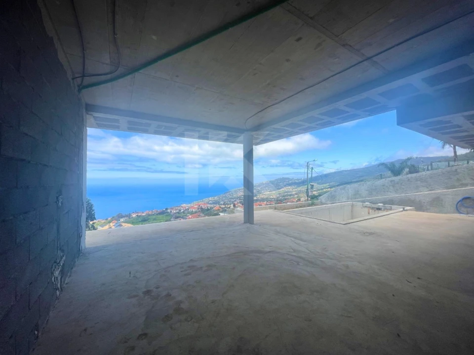 Moradia T3 para Venda em Arco da Calheta Foto 3